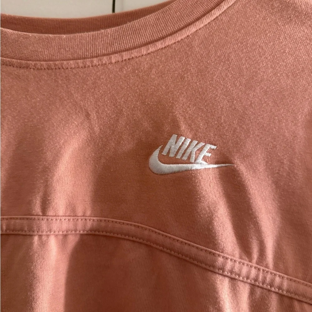 Nike Women's Cropped Long Sleeve Top -